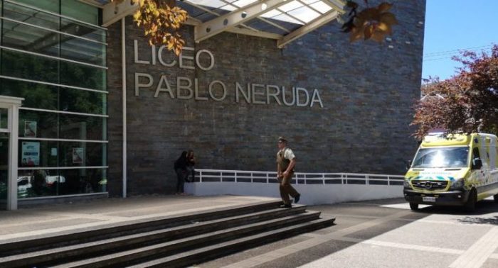 Estudiantes de liceo en Temuco comienzan paro por retiro de Historia y Educación Física de malla obligatoria Estudiantes de liceo en Temuco comienzan paro por retiro de Historia y Educación Física de malla obligatoria
