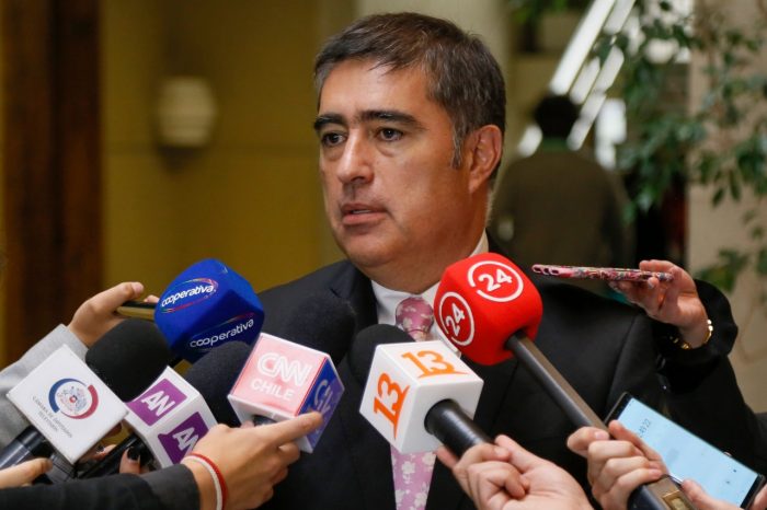 Desbordes descartó que diputado García (RN) haya usado palabras ofensivas en contra de parlamentaria del PPD Desbordes descartó que diputado García (RN) haya usado palabras ofensivas en contra de parlamentaria del PPD