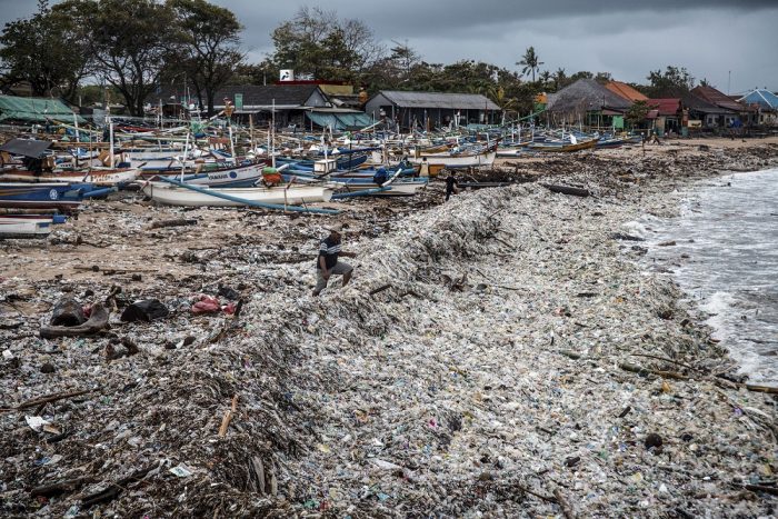 Corona x Parley se asocia con reconocidas personalidades para apoyar la prohibición del plástico de un solo uso en Bali Corona x Parley se asocia con reconocidas personalidades para apoyar la prohibición del plástico de un solo uso en Bali