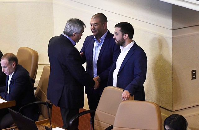 DC al rojo por castigo a Raúl Soto: diputado acusa que bancada recibe órdenes del Gobierno DC al rojo por castigo a Raúl Soto: diputado acusa que bancada recibe órdenes del Gobierno