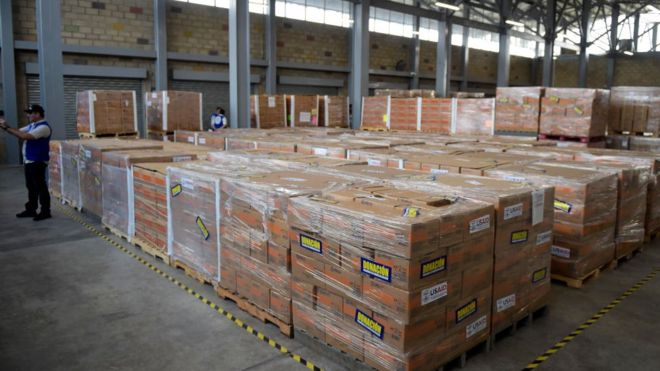 Colombia anuncia que repartirá en el país la ayuda humanitaria que EE.UU. envió para Venezuela Colombia anuncia que repartirá en el país la ayuda humanitaria que EE.UU. envió para Venezuela