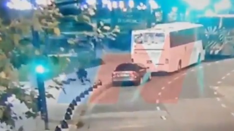 Impactante registro: cámaras de seguridad captaron el momento preciso en que diputado argentino y su asesor son baleados a metros del Congreso Impactante registro: cámaras de seguridad captaron el momento preciso en que diputado argentino y su asesor son baleados a metros del Congreso