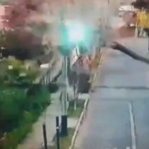 Fuertes ráfagas de viento en Santiago provocan caída de árboles y cortes de luz