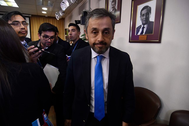 Diputado Eduardo Durán se “lava las manos” y asegura que la Cámara pagó, revisó y aprobó las asesorías Diputado Eduardo Durán se “lava las manos” y asegura que la Cámara pagó, revisó y aprobó las asesorías