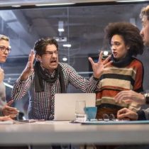 ¿Por qué tantos hombres incompetentes logran ser líderes?