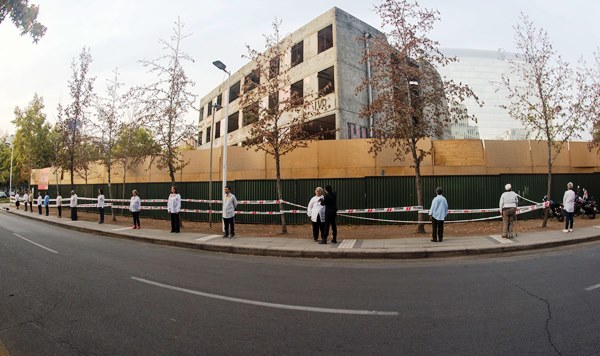 Artista realizó intervención en ex Villa San Luis de Las Condes Artista realizó intervención en ex Villa San Luis de Las Condes
