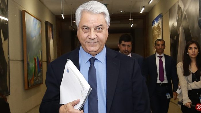 Diputado Naranjo reconoce que chocó a otro vehículo en Viña del Mar pero niega haber huido y haber tenido hálito alcohólico Diputado Naranjo reconoce que chocó a otro vehículo en Viña del Mar pero niega haber huido y haber tenido hálito alcohólico