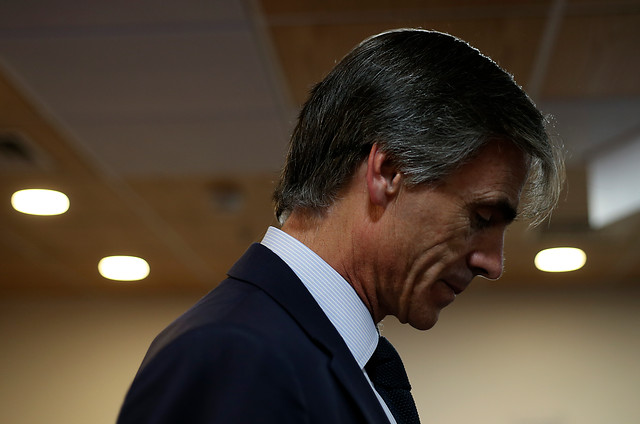 “Fue una reunión familiar”: ministro Valente asegura que el viaje de su hijo a Europa no tuvo costos para el Estado