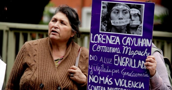 Absuelven a gendarmes involucrados en parto engrillado de Lorenza Cayuhan Absuelven a gendarmes involucrados en parto engrillado de Lorenza Cayuhan