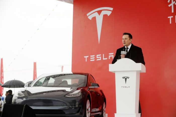 Tesla se desploma con “intensas” revisiones de gastos de Musk Tesla se desploma con “intensas” revisiones de gastos de Musk