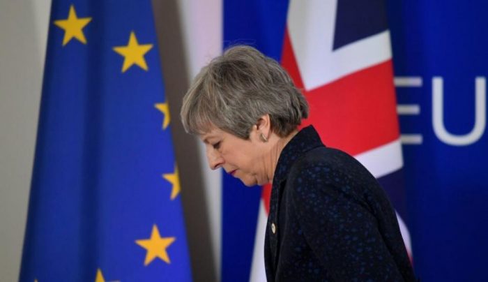 Comisión Europea lamenta salida de May pero asegura que no cambia la posición de la UE sobre el Brexit Comisión Europea lamenta salida de May pero asegura que no cambia la posición de la UE sobre el Brexit
