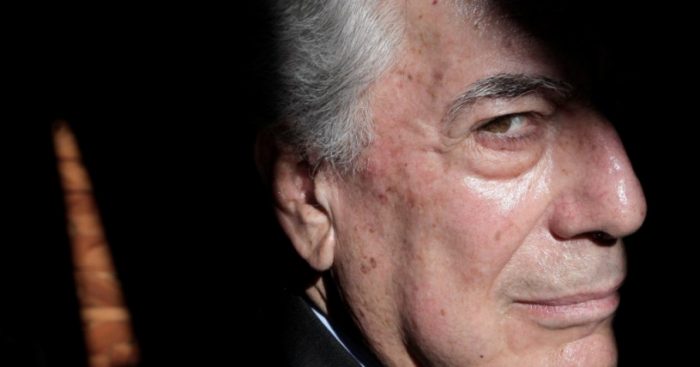 El «hechicero» Vargas Llosa: el libro sobre su giro ideológico para convertirse en portavoz del neoliberalismo El «hechicero» Vargas Llosa: el libro sobre su giro ideológico para convertirse en portavoz del neoliberalismo