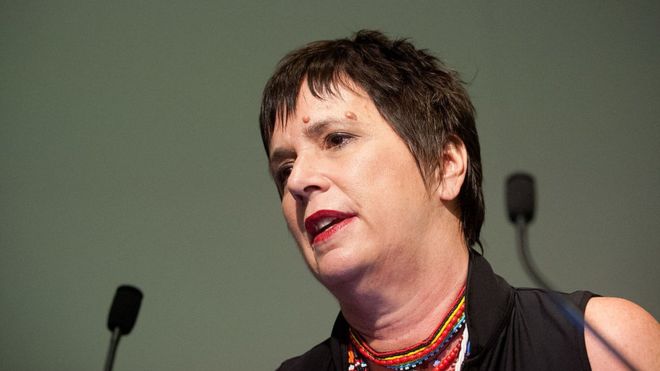 “Una noche fingí que estaba muerta y ahí acabó el abuso sexual”: Eve Ensler, autora de “Los monólogos de la vagina”, revela el acoso de su padre cuando era niña “Una noche fingí que estaba muerta y ahí acabó el abuso sexual”: Eve Ensler, autora de “Los monólogos de la vagina”, revela el acoso de su padre cuando era niña