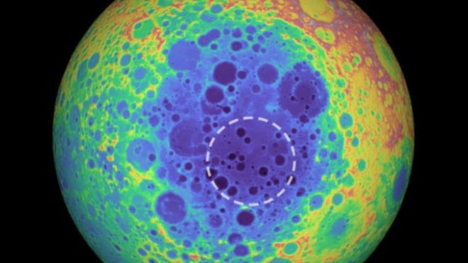Cuenca de Aitken en la Luna: la misteriosa masa enterrada en la cara oculta de nuestro satélite que intriga a los astrónomos Cuenca de Aitken en la Luna: la misteriosa masa enterrada en la cara oculta de nuestro satélite que intriga a los astrónomos