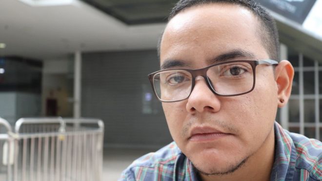 “Si volviera a parecer una mujer no me atrevería a salir a la calle”: la desesperada búsqueda de hormonas de los transexuales en Venezuela “Si volviera a parecer una mujer no me atrevería a salir a la calle”: la desesperada búsqueda de hormonas de los transexuales en Venezuela