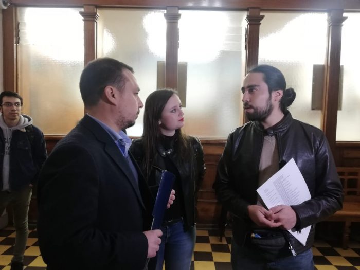 «Es ilegal e ilegítimo»: Juventudes Comunistas presentan recurso de protección contra «toques de queda» a menores de 16 años