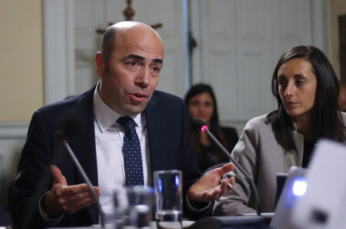 UDI desatada: en picada nuevamente contra el contralor Bermúdez UDI desatada: en picada nuevamente contra el contralor Bermúdez