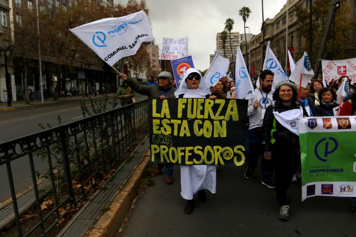 Se inicia marcha nacional de profesores convocada en el centro de Santiago Se inicia marcha nacional de profesores convocada en el centro de Santiago