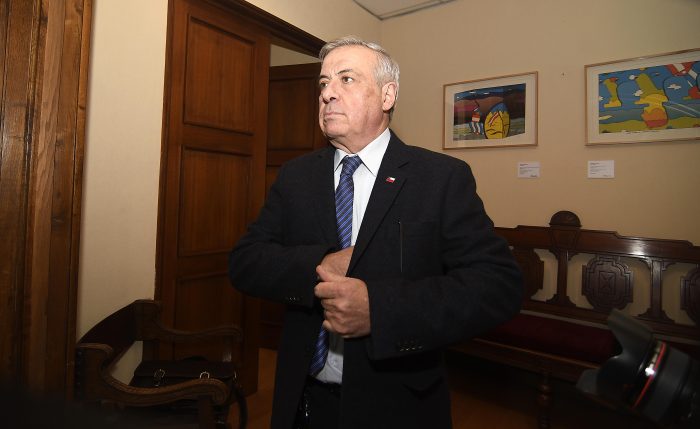 Mañalich advierte de posible brote de sarampión por “falsedades” de grupos antivacuna Mañalich advierte de posible brote de sarampión por