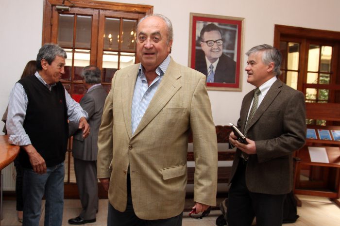 Óscar Garretón renuncia a su militancia PS: «El socialismo debe cambiar si quiere sobrevivir» Óscar Garretón renuncia a su militancia PS: