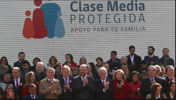 ¡Viva la clase media protegida! Adiós a la lucha de clases ¡Viva la clase media protegida! Adiós a la lucha de clases