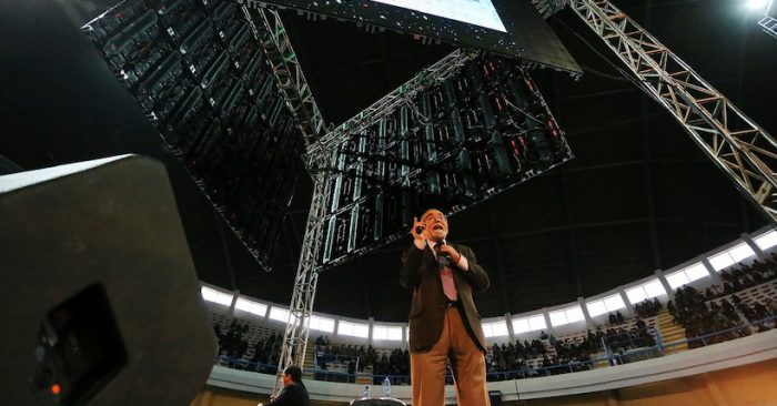 Talcahuano rompe récord nacional con charla científica de José Maza Talcahuano rompe récord nacional con charla científica de José Maza