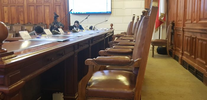 Goic se indignó por ausencias de ministro y senadores de Chile Vamos en sesión de la Ley del Cáncer: “Es una burla” Goic se indignó por ausencias de ministro y senadores de Chile Vamos en sesión de la Ley del Cáncer: “Es una burla”