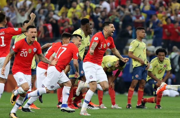 La especialidad de la casa: Chile clasifica a semifinales de la Copa América tras derrotar a Colombia (y al VAR) en penales
