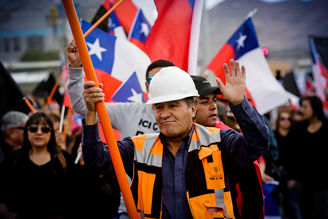 Codelco mejora planes de egreso y salud en nueva oferta a trabajadores en huelga: “Este es el máximo esfuerzo” Codelco mejora planes de egreso y salud en nueva oferta a trabajadores en huelga: “Este es el máximo esfuerzo”