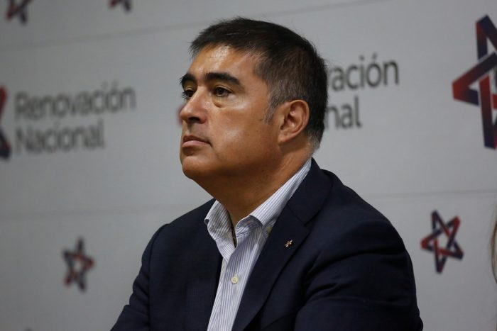 La nueva advertencia de Desbordes a La Moneda: timonel RN golpea la mesa y pide cambios a la reforma previsional La nueva advertencia de Desbordes a La Moneda: timonel RN golpea la mesa y pide cambios a la reforma previsional