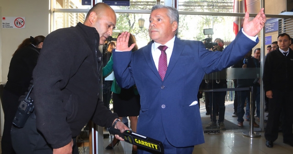 Suspendido ministro Elgueta suma nueva denuncia en su contra en caso incendios de O’Higgins Suspendido ministro Elgueta suma nueva denuncia en su contra en caso incendios de O'Higgins
