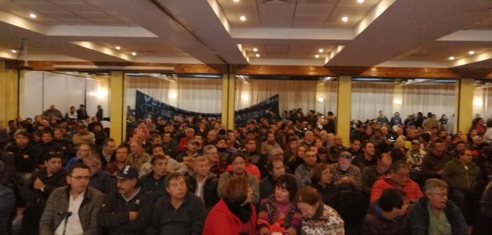 Huelga en Chuquicamata amenaza con extenderse: dirigentes califican como “aberrante” y una “burla” última oferta de Codelco Huelga en Chuquicamata amenaza con extenderse: dirigentes califican como “aberrante” y una “burla” última oferta de Codelco