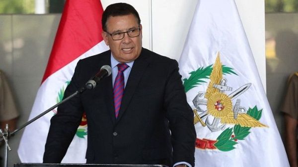 De un infarto fallece el ministro de Defensa peruano en pleno viaje de trabajo De un infarto fallece el ministro de Defensa peruano en pleno viaje de trabajo