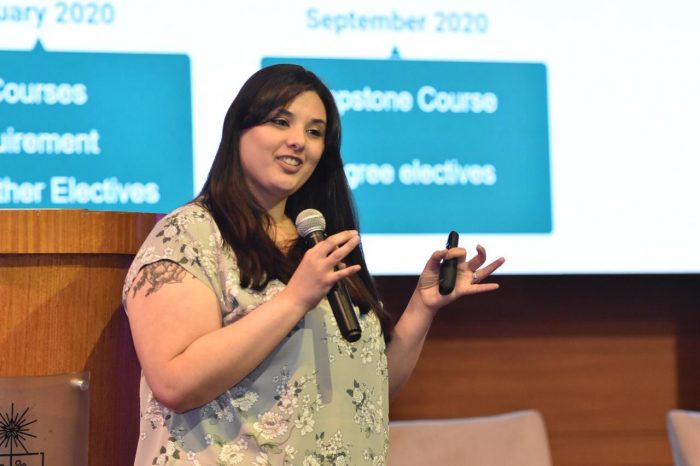Científica de Harvard propone mejorar la atención de salud en Chile con el uso de Inteligencia Artificial Científica de Harvard propone mejorar la atención de salud en Chile con el uso de Inteligencia Artificial