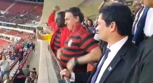 Jair Bolsonaro piensa en venir a Santiago para presenciar la final de la Copa Libertadores Jair Bolsonaro piensa en venir a Santiago para presenciar la final de la Copa Libertadores