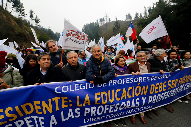 “Día D” para el Mineduc: profesores deciden este lunes continuidad del paro docente por tercera semana “Día D” para el Mineduc: profesores deciden este lunes continuidad del paro docente por tercera semana