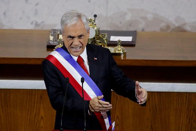 «Para la galería y pura demagogia»: analistas destrozan la idea de rebajar el número de congresistas planteada por Piñera