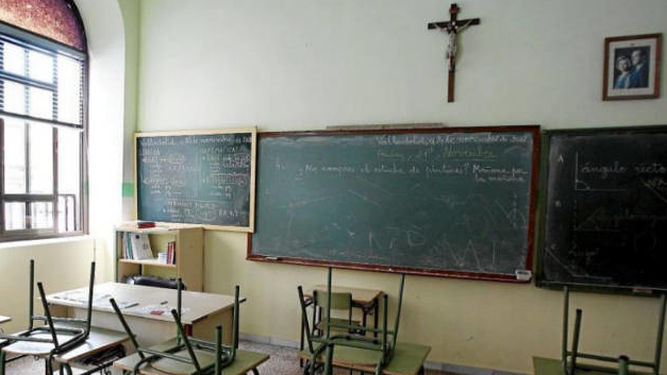 Cambio curricular para 3° y 4° medios: colegios seguirán obligados a dictar clase de Religión
