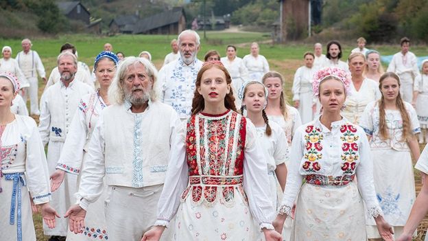 “Midsommar” de Ari Aster: ¿cómo hacer una película de terror que asuste en pleno 2019? “Midsommar” de Ari Aster: ¿cómo hacer una película de terror que asuste en pleno 2019?