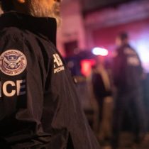 EE.UU. anuncia un nuevo sistema de deportaciones exprés para expulsar inmigrantes sin pasar por los tribunales