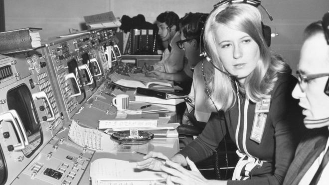 “Sentí mucho más sexismo por parte de la prensa que de los otros ingenieros”: Frances Northcutt, la primera ingeniera en el centro de control de las misiones Apolo “Sentí mucho más sexismo por parte de la prensa que de los otros ingenieros”: Frances Northcutt, la primera ingeniera en el centro de control de las misiones Apolo