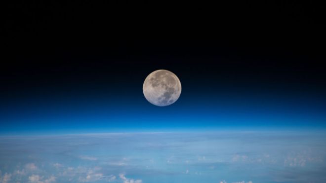 5 grandes misterios sobre la Luna y por qué es tan importante resolverlos
