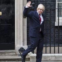 Boris Johnson anuncia un desconfinamiento progresivo a partir de junio