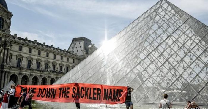 Caso Oxycontin, los Sackler y el Louvre: El arte ya no quiere mecenas sin escrúpulos Caso Oxycontin, los Sackler y el Louvre: El arte ya no quiere mecenas sin escrúpulos
