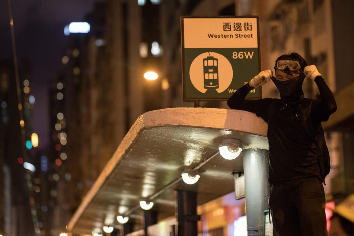 Hong Kong, conmocionada por el ataque impune a manifestantes en el metro Hong Kong, conmocionada por el ataque impune a manifestantes en el metro