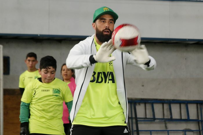 Claudio Bravo sale en defensa de Arias y le envía un mensaje a Rueda: “Estoy apto” Claudio Bravo sale en defensa de Arias y le envía un mensaje a Rueda:
