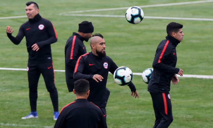 Todos listos: Con plantilla completa, Chile realiza última práctica en Porto Alegre antes de enfrentar a Perú Todos listos: Con plantilla completa, Chile realiza última práctica en Porto Alegre antes de enfrentar a Perú