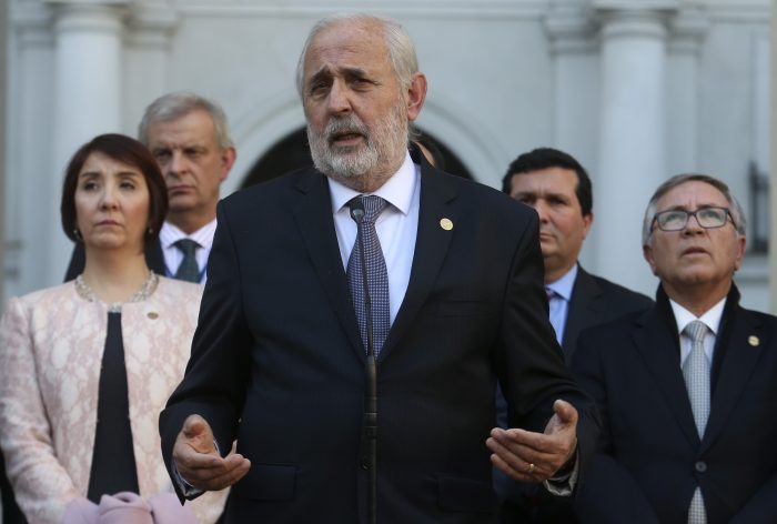 Fiscal Abbott responde a acusaciones de diputado Saffirio por informe del caso Sename: “No se ajustan a la realidad” Fiscal Abbott responde a acusaciones de diputado Saffirio por informe del caso Sename: