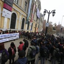 El conflicto no cesa: alumnos del Instituto Nacional realizan protestas en su retorno a clases