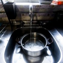 Essal anuncia compensaciones tras corte de agua en Osorno: usuarios no pagarán julio y agosto